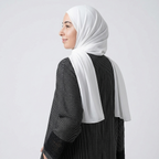 Still 02 | Linen Abaya