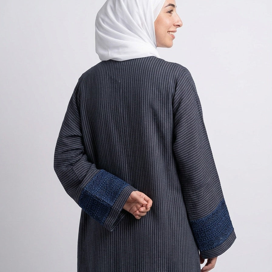 Still 03 | Linen Abaya